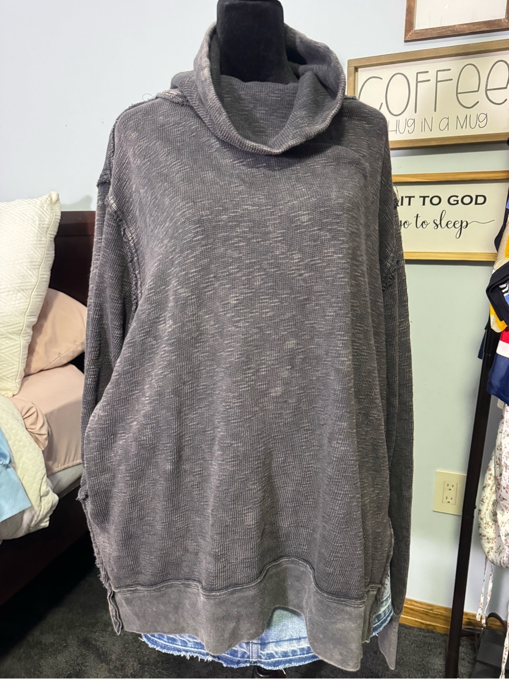 We The Free, Free People Charcoal Grey Cowl Neck Size Small Sweater
